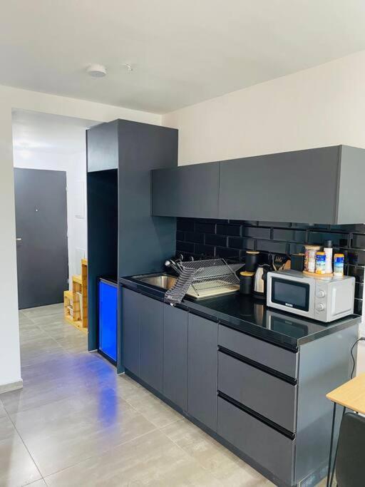 Appartamento Lovely Flat In The Center 36 Tel Aviv Esterno foto
