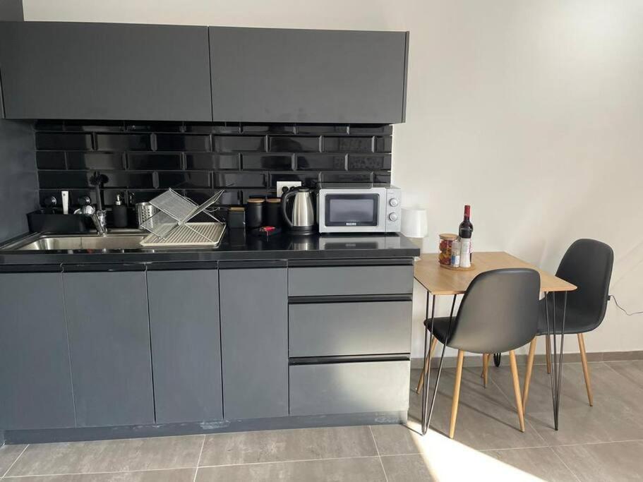 Appartamento Lovely Flat In The Center 36 Tel Aviv Esterno foto